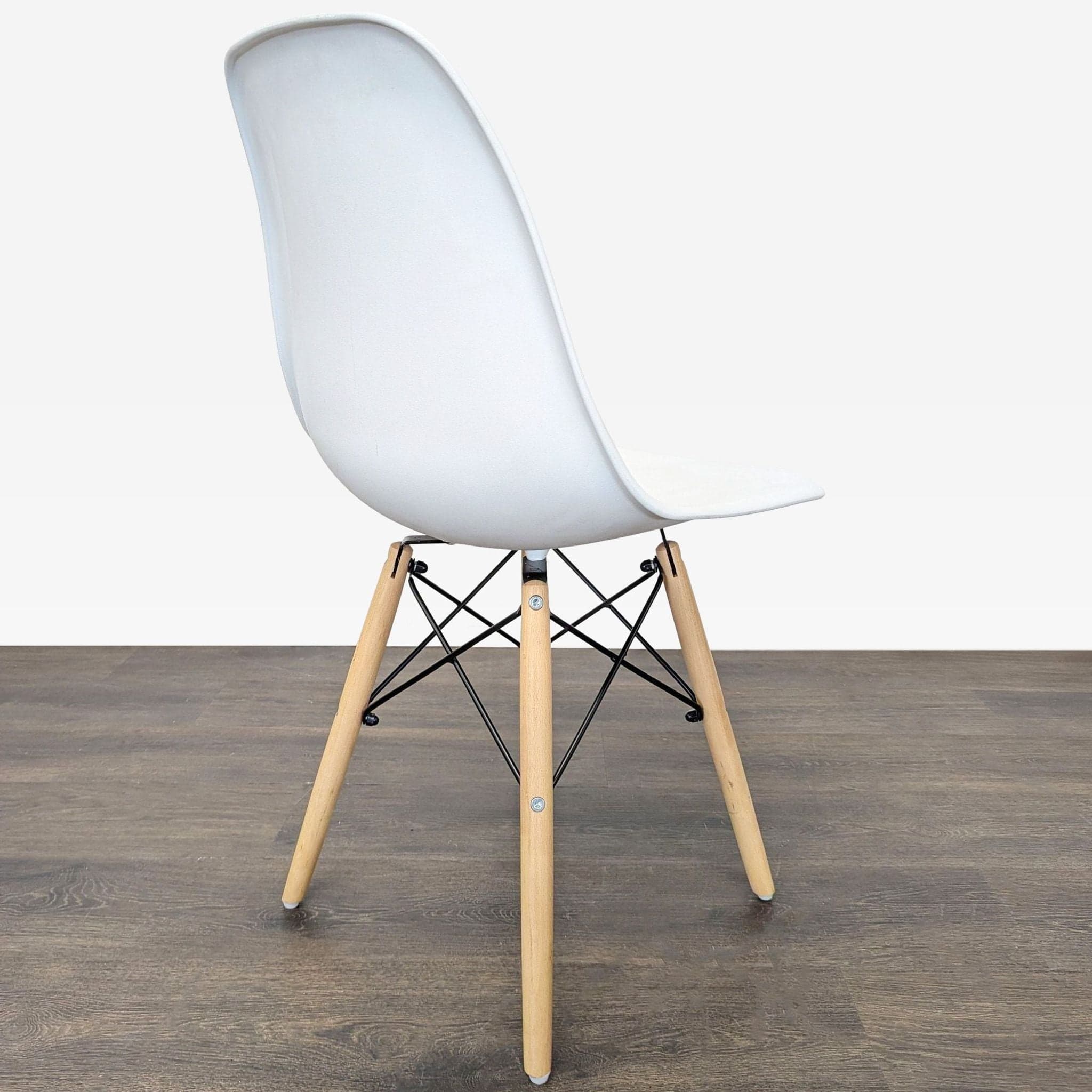 Set of Six Mid-Century Modern Dining Chairs - Thumbnail 3