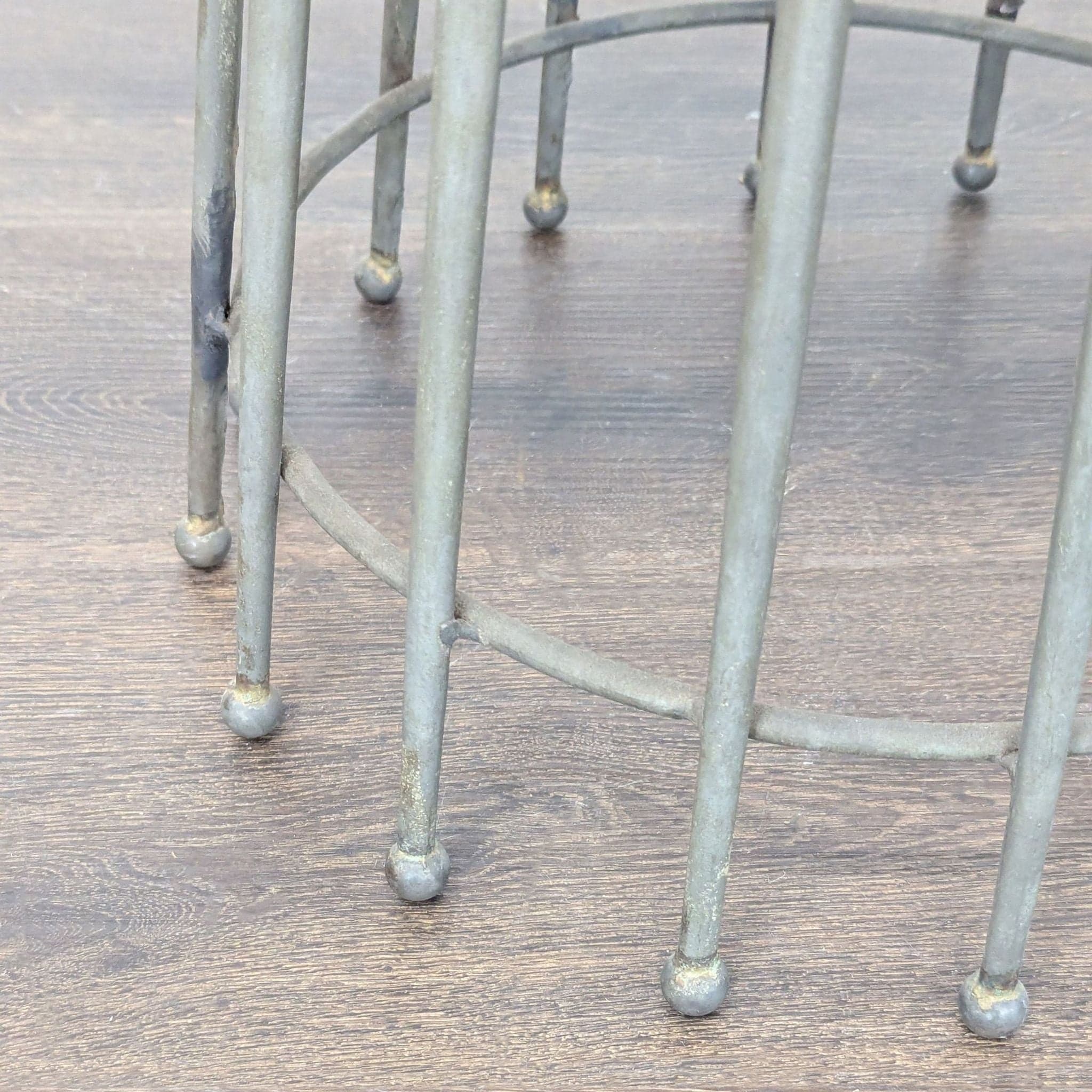 Marble Top Needle Table on Metal Base - Thumbnail 5