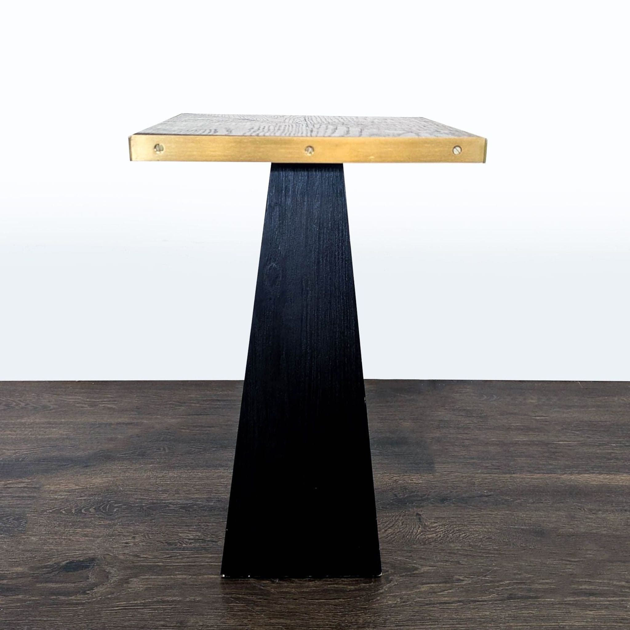 Southport End Table - Image 1