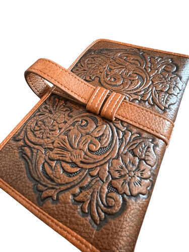 Justin Ladie’s Floral Embossed Faux Leather Clutch/Wristlet/Wallet - Thumbnail 4