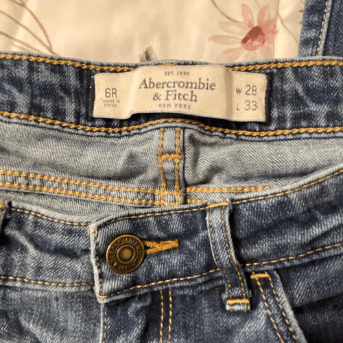 Ambercrombie & Fitch Women’s Distressed/Shaded SL Jeans - Thumbnail 7