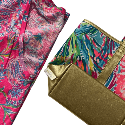 Lilly Pulitzer Women’s V-Neck Shirt With Wine Tote Bag - Thumbnail 5