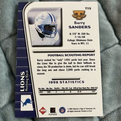 1999 Collector's Edge Triumph - Barry Sanders #T15 - Thumbnail 2