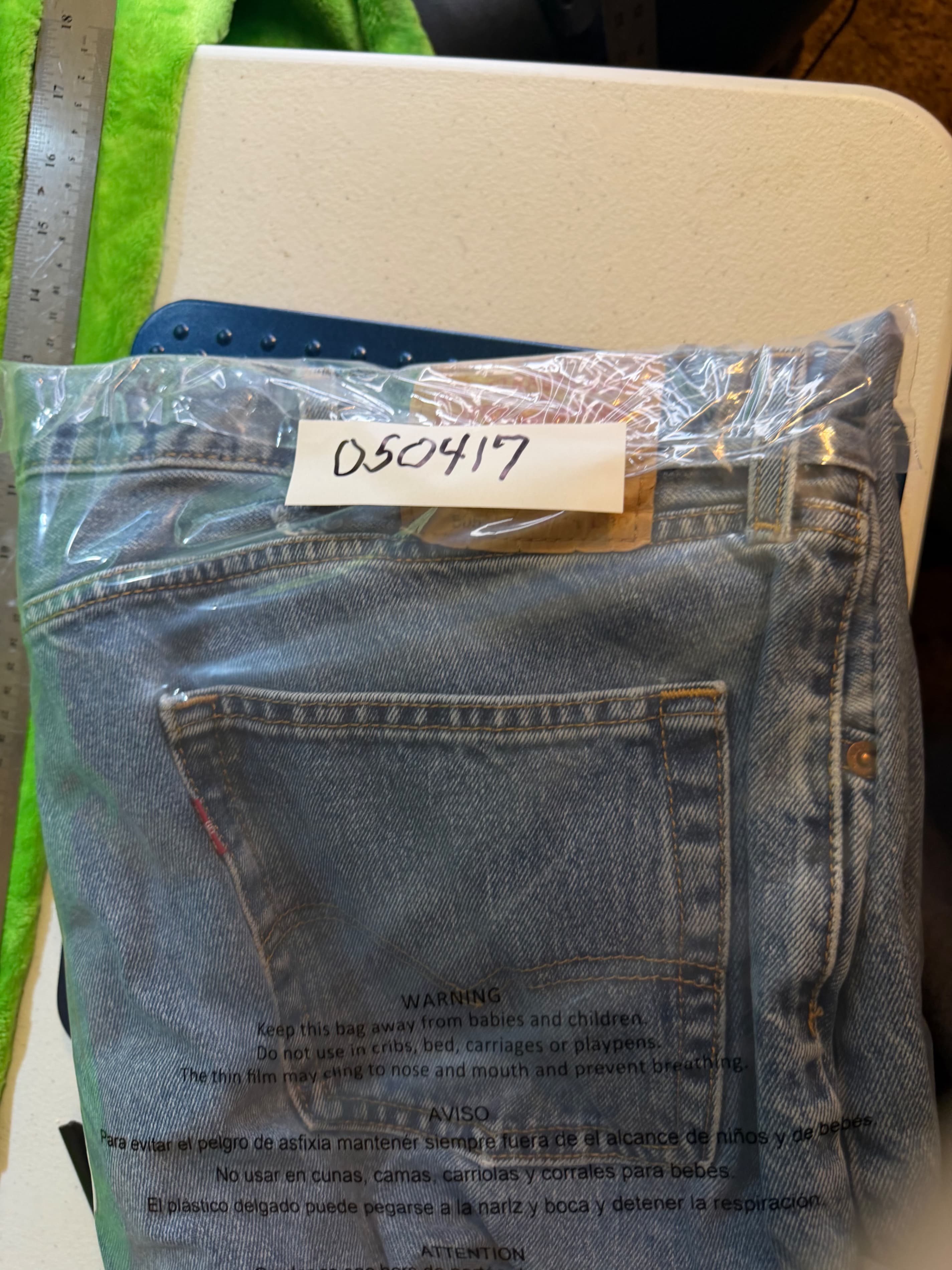 Levi's 505 Regular Fit Light Wash Jeans W44 L30 - Thumbnail 11