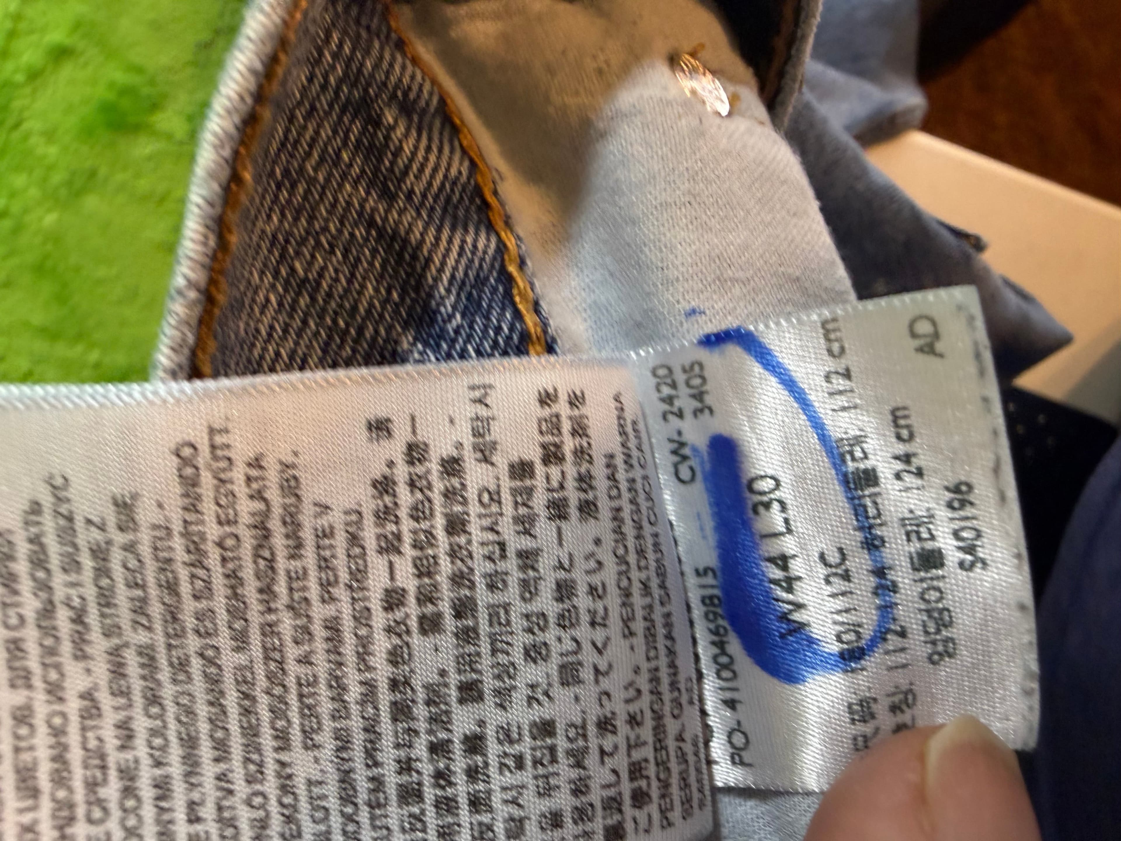 Levi's 505 Regular Fit Light Wash Jeans W44 L30 - Thumbnail 3