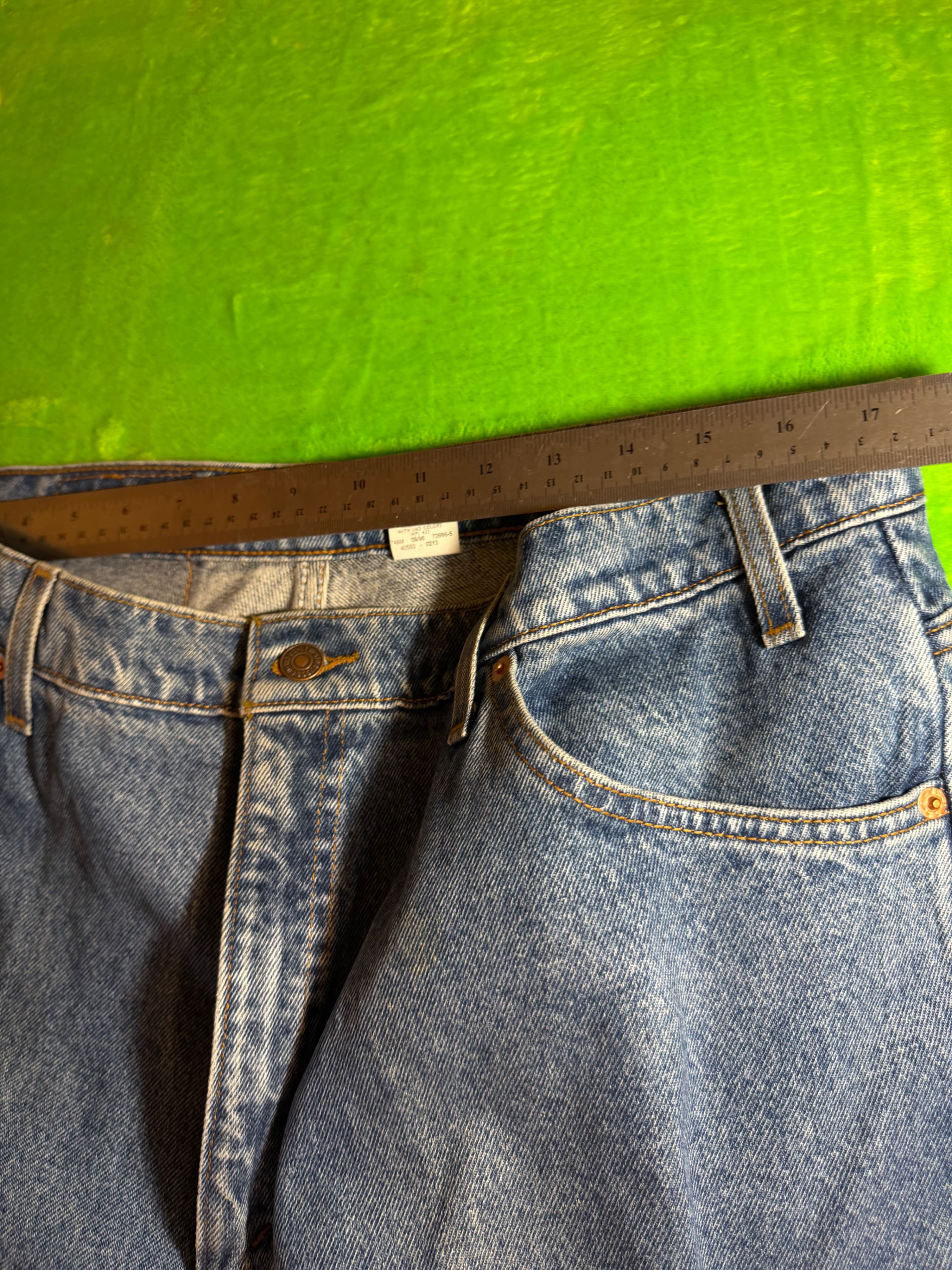 Vintage 90s Levi's 550 Orange Tab Relaxed Tapered Jeans Light Wash Mens 40x32 - Thumbnail 6
