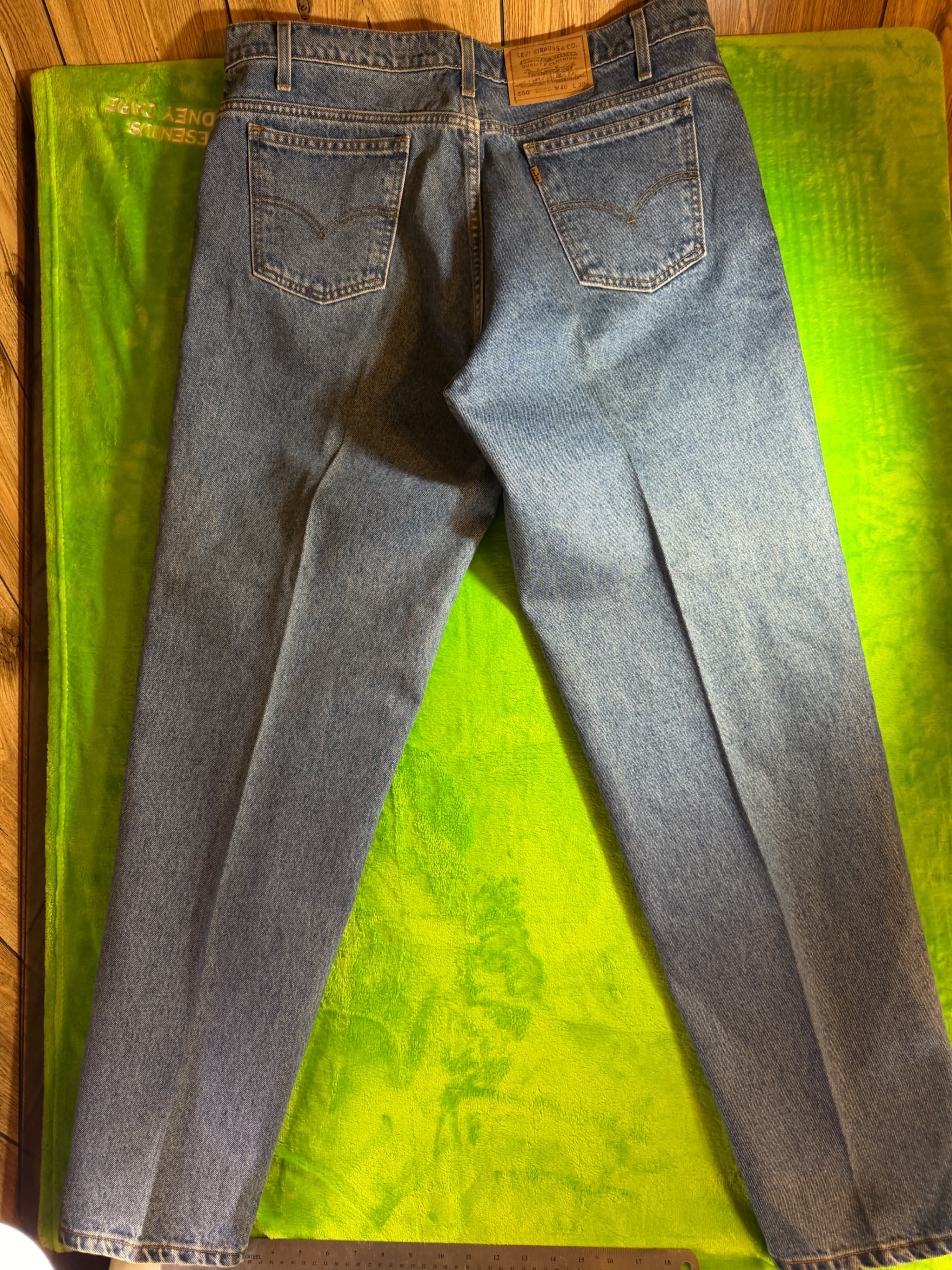 Vintage 90s Levi's 550 Orange Tab Relaxed Tapered Jeans Light Wash Mens 40x32 - Thumbnail 2