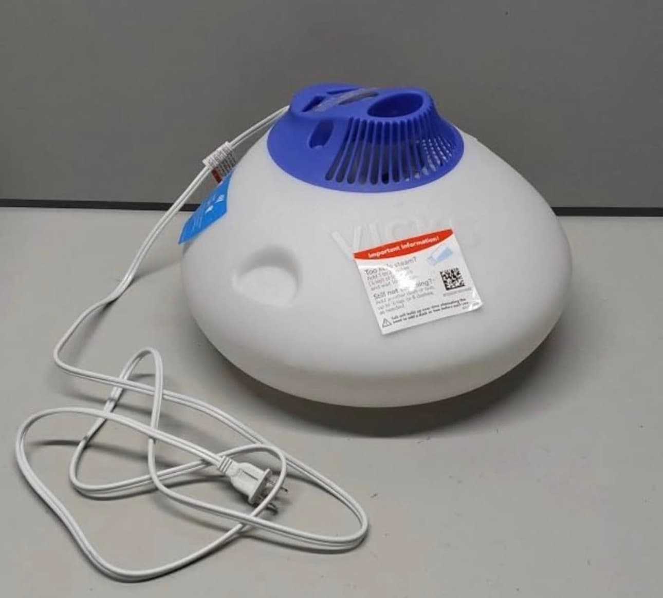 Vicks Warm Steam Vaporizer with Auto Shut-Off and Night-Light - Thumbnail 3
