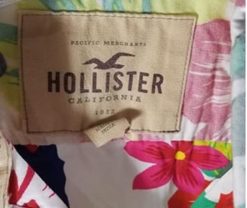 Hollister Tropical Floral Shirt – Parrot & Hibiscus Print (Size: M) - Thumbnail 3