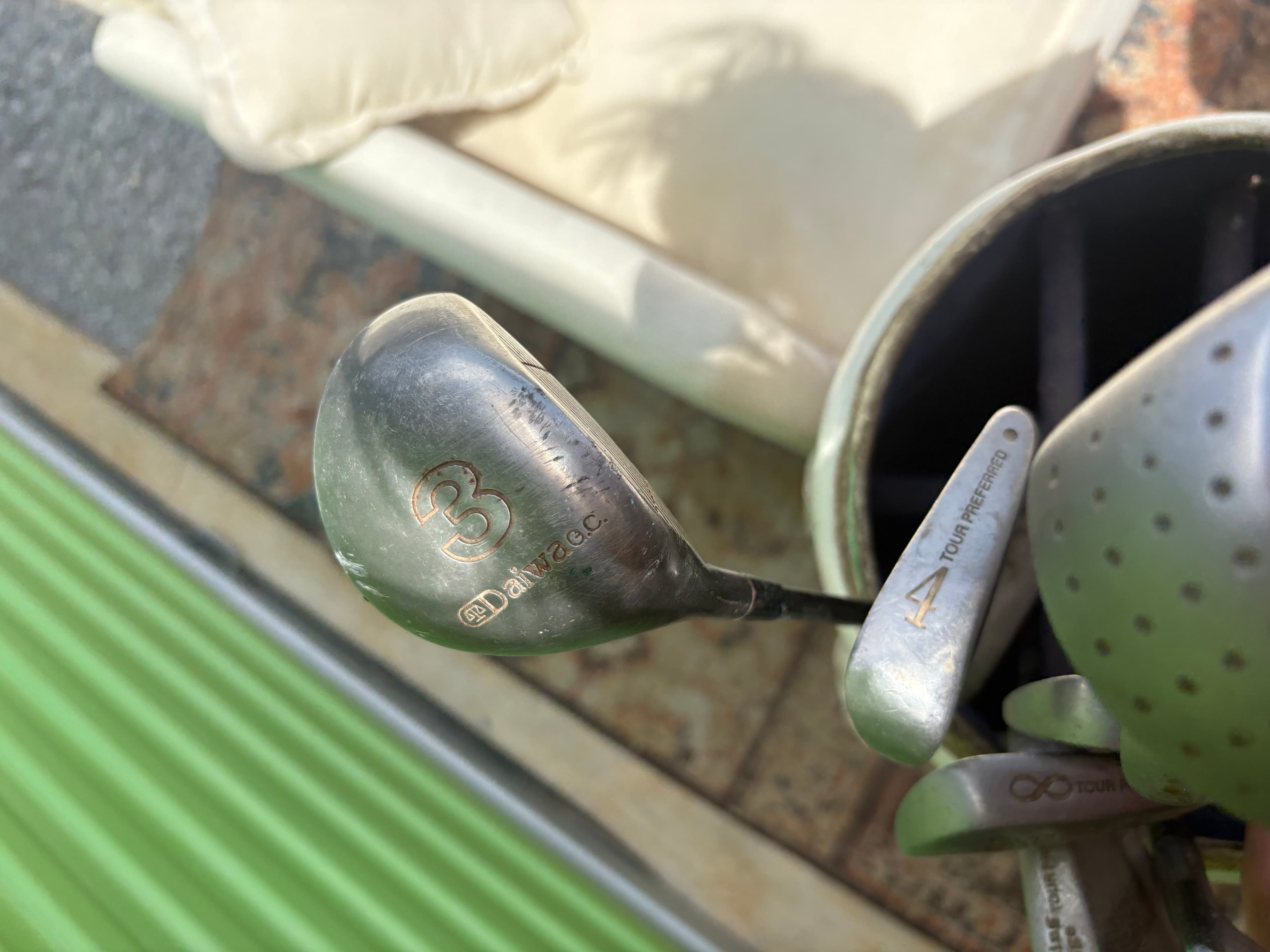 Gulf clubs - Thumbnail 2