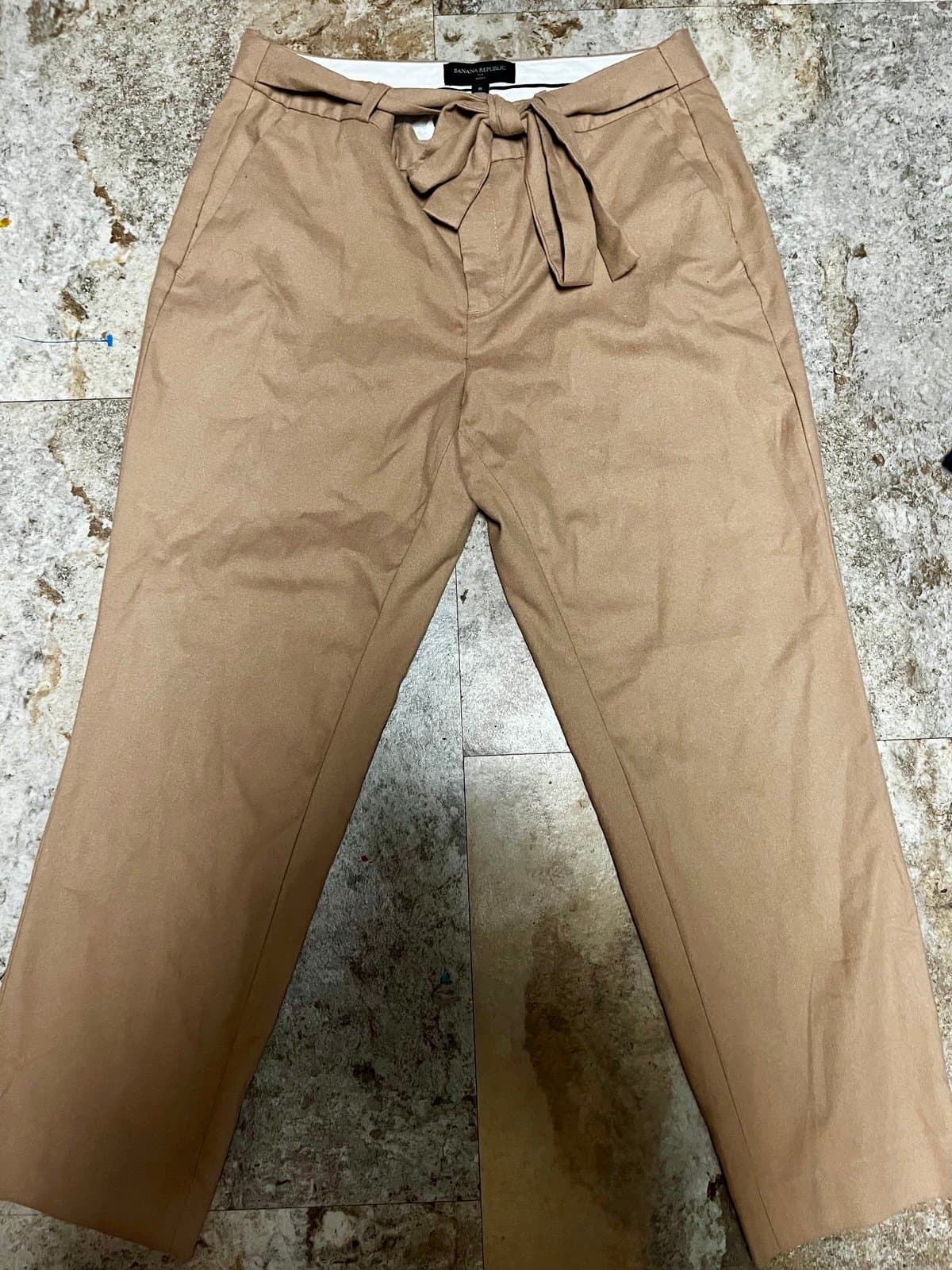 Banana Republic khaki pants, size 8/29 - Image 1