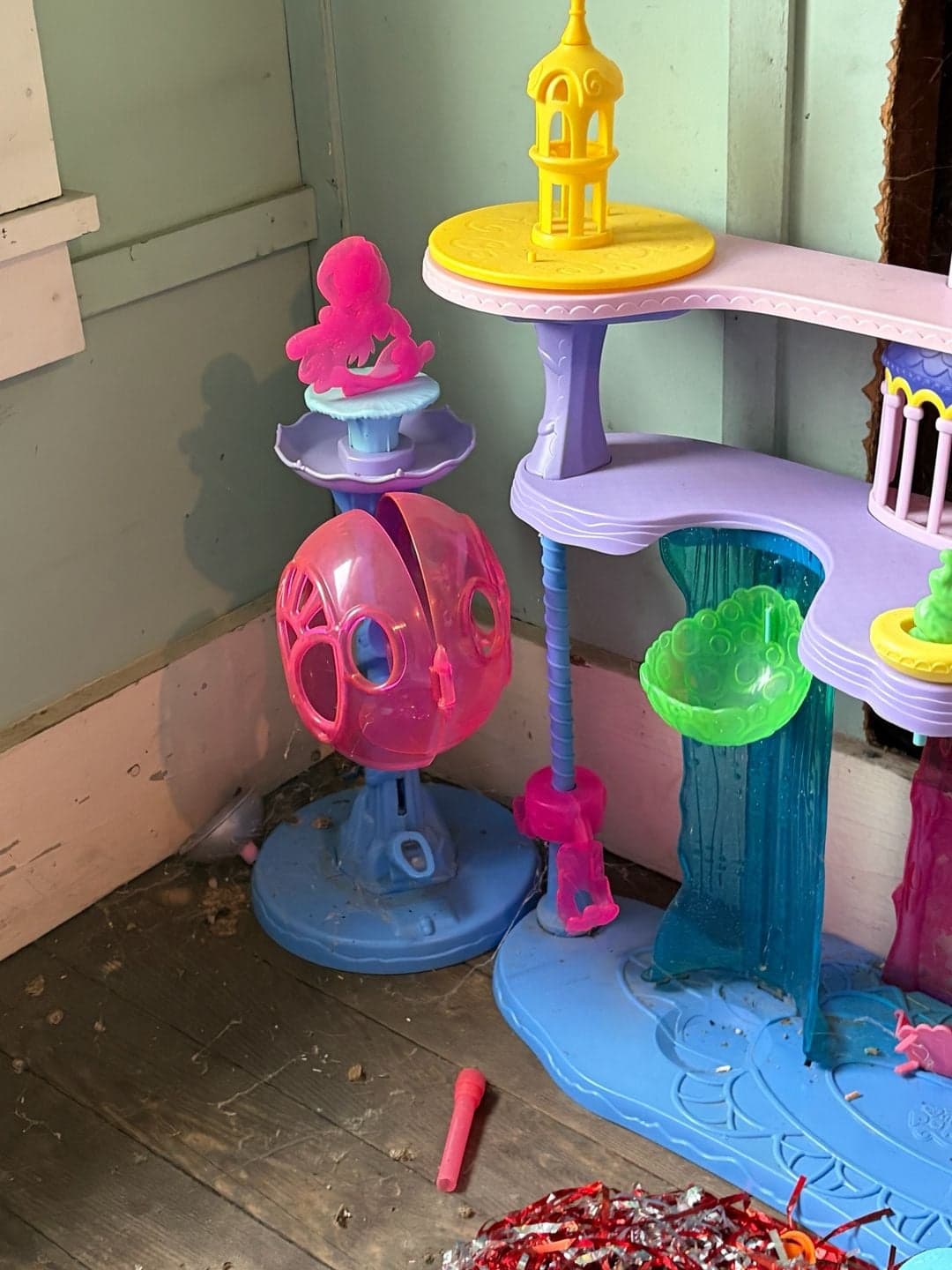 My Little Pony: The Movie Canterlot & Seaquestria Castle with Light-Up Tower - Thumbnail 3
