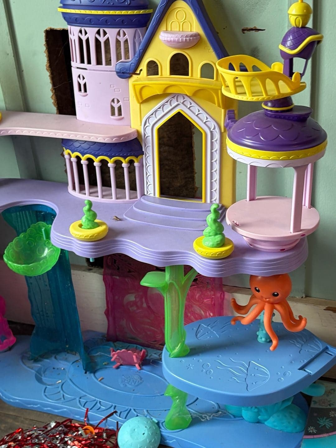 My Little Pony: The Movie Canterlot & Seaquestria Castle with Light-Up Tower - Thumbnail 2