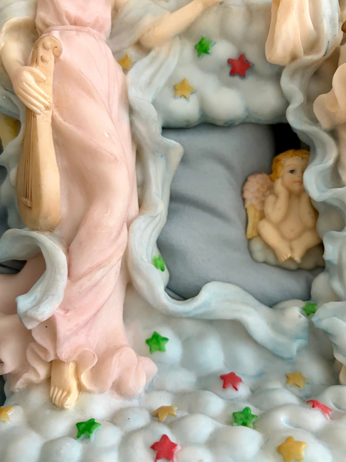 Angel and Cherub porcelain clock Collectors item - Thumbnail 3