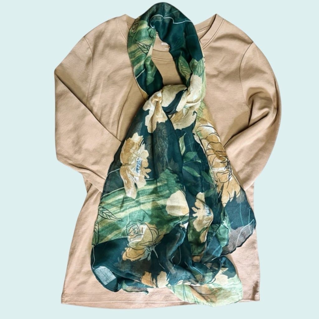 NWT, Scarf and Shirt set - Thumbnail 4