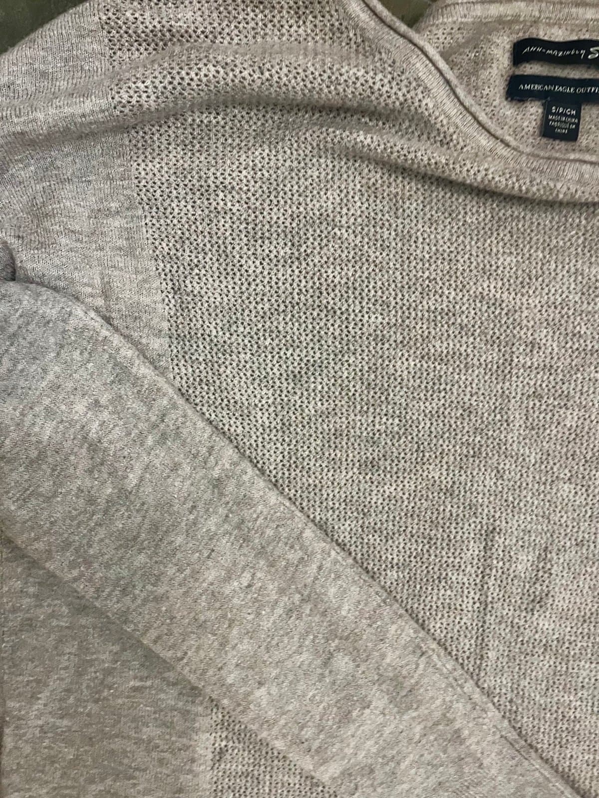 American Eagle Sweater size SM. - Thumbnail 3