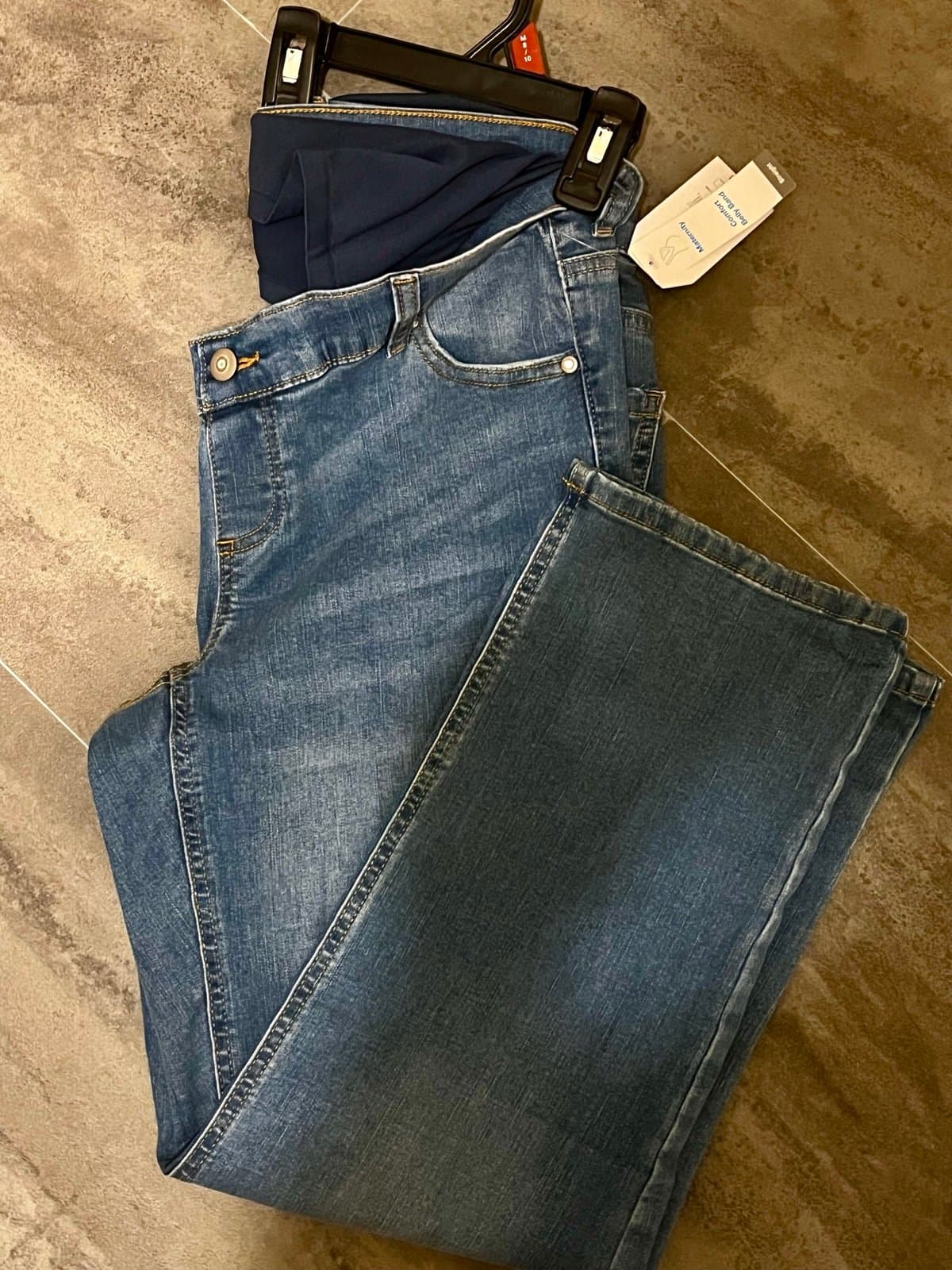 NWT, Maternity Capris - Thumbnail 3