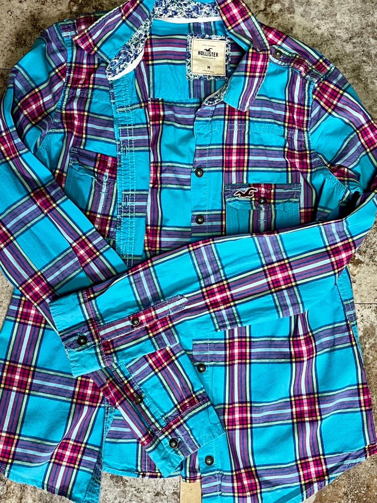 Hollister Button up size M - Image 1
