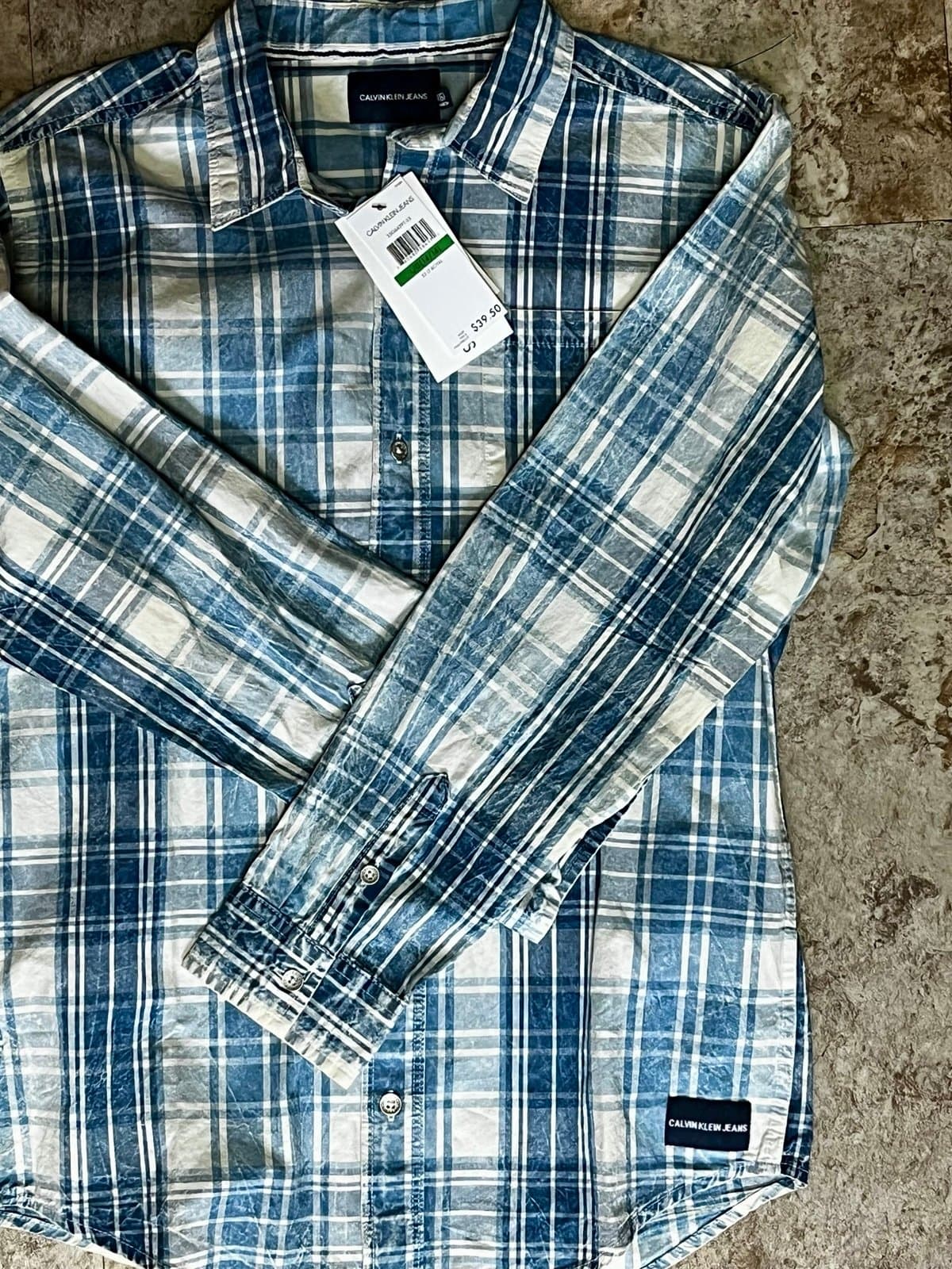 NWT, Boys Calvin Klein Button up, size 14-16 - Thumbnail 2