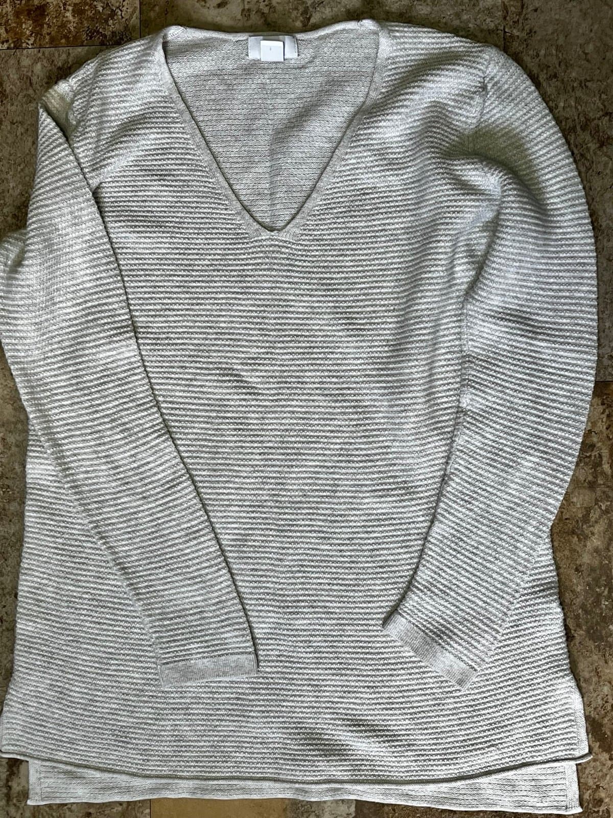Old Navy Sweater size SM - Thumbnail 2