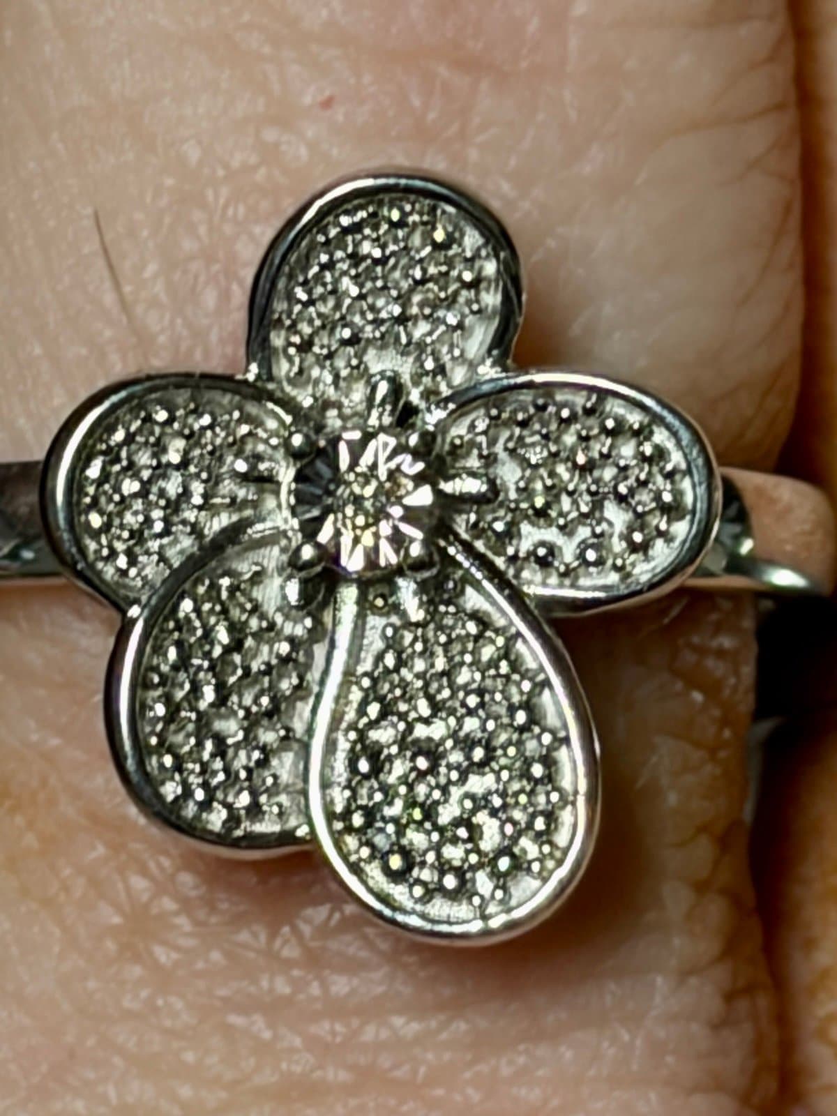 NWT, White Diamond Accent Petal Ring, size 9 - Thumbnail 7