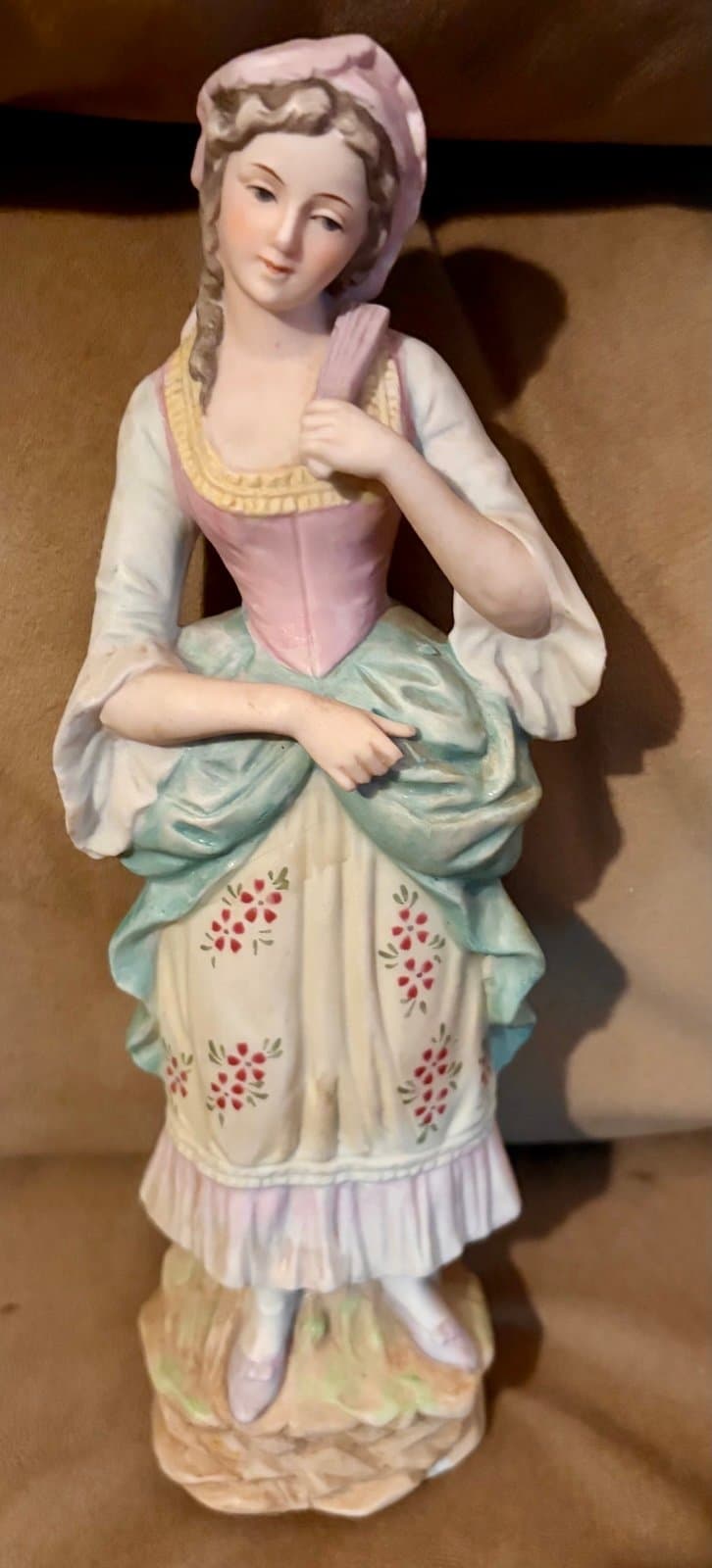 Women and Baby Porcelain Figurines - Thumbnail 3