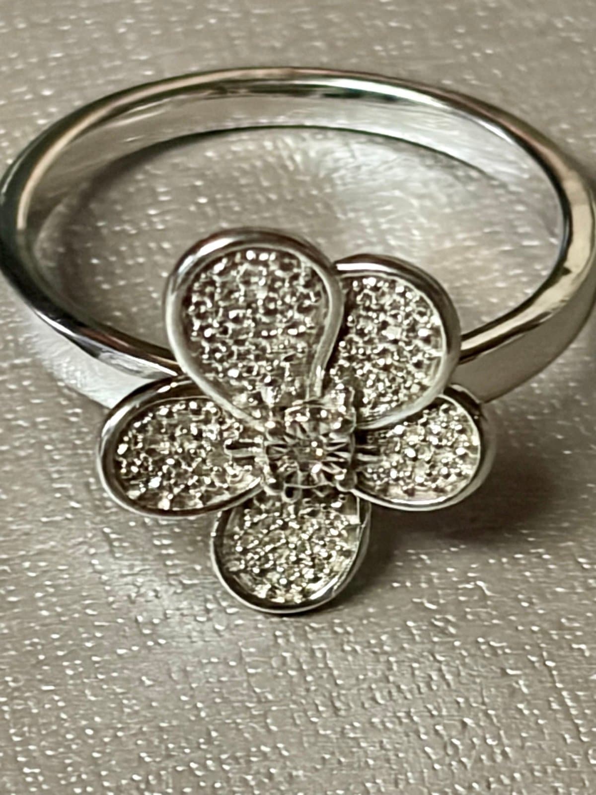 NWT, White Diamond Accent Petal Ring, size 9 - Thumbnail 2