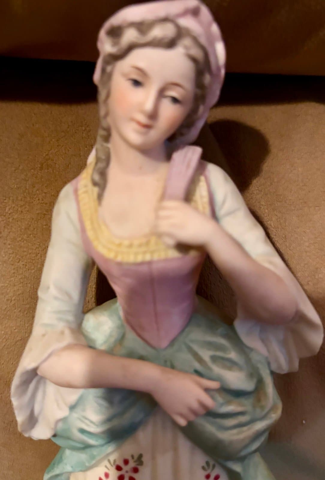 Women and Baby Porcelain Figurines - Thumbnail 4