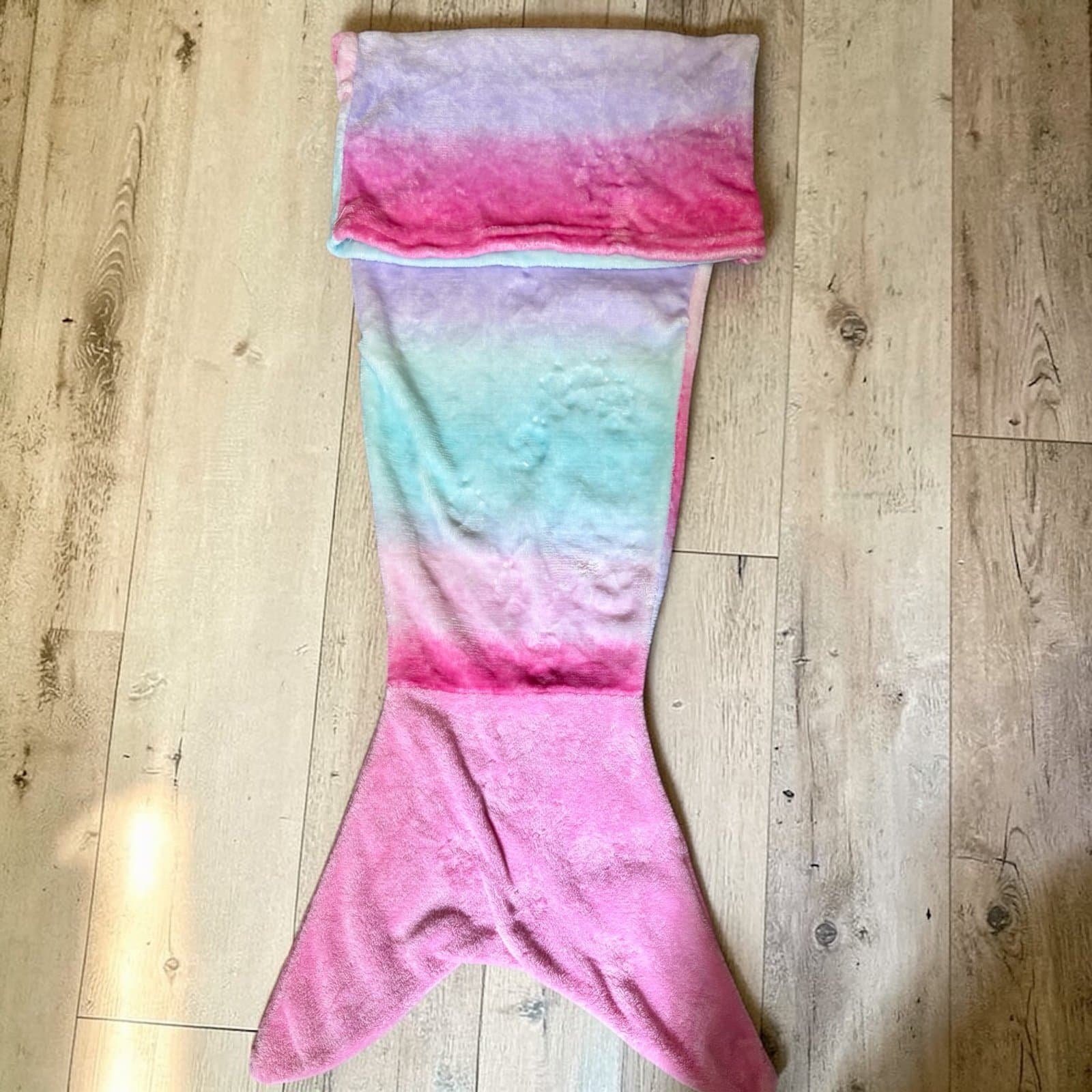 Girls Mermaid Tail Fuzzy Blanket - Image 1