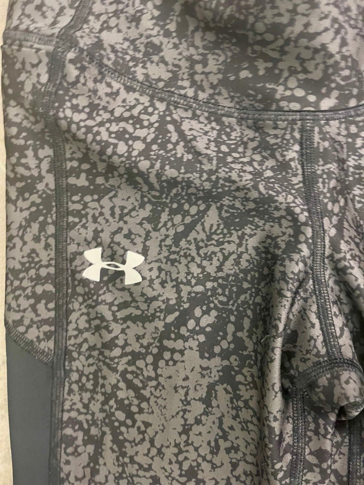 Women’s Under Armour athletic leggings size M - Thumbnail 2
