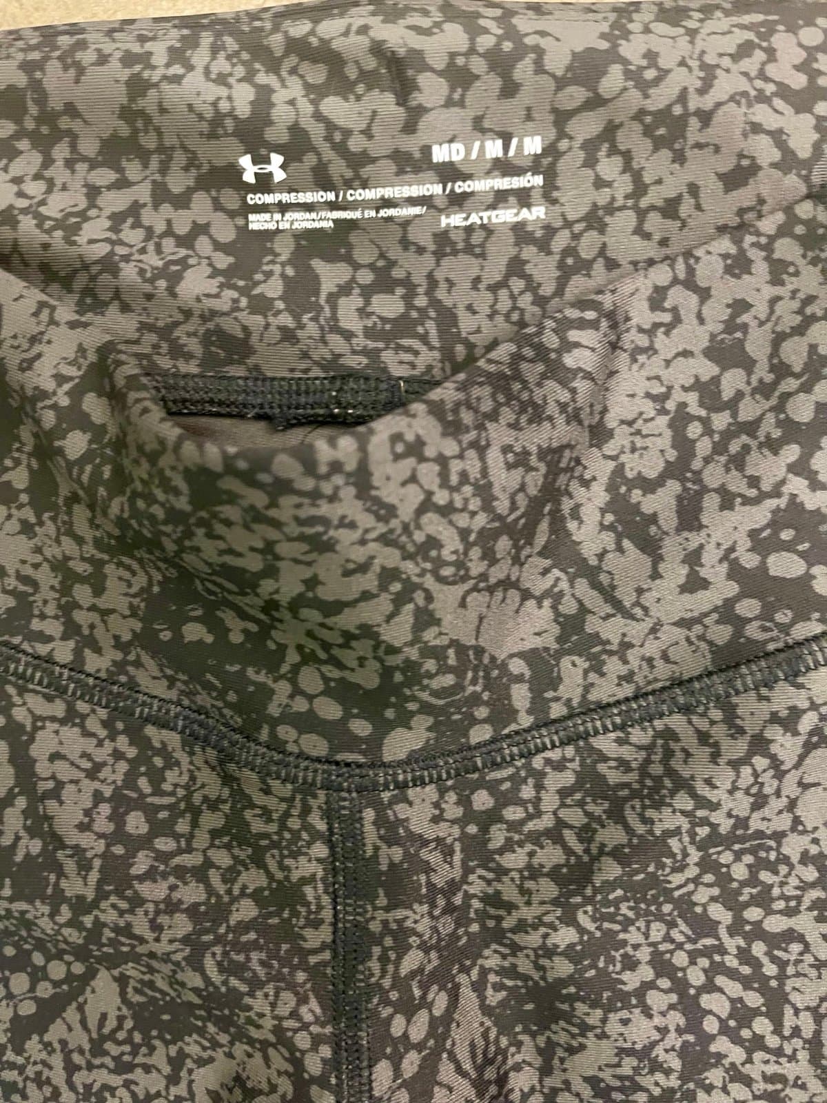 Women’s Under Armour athletic leggings size M - Thumbnail 3