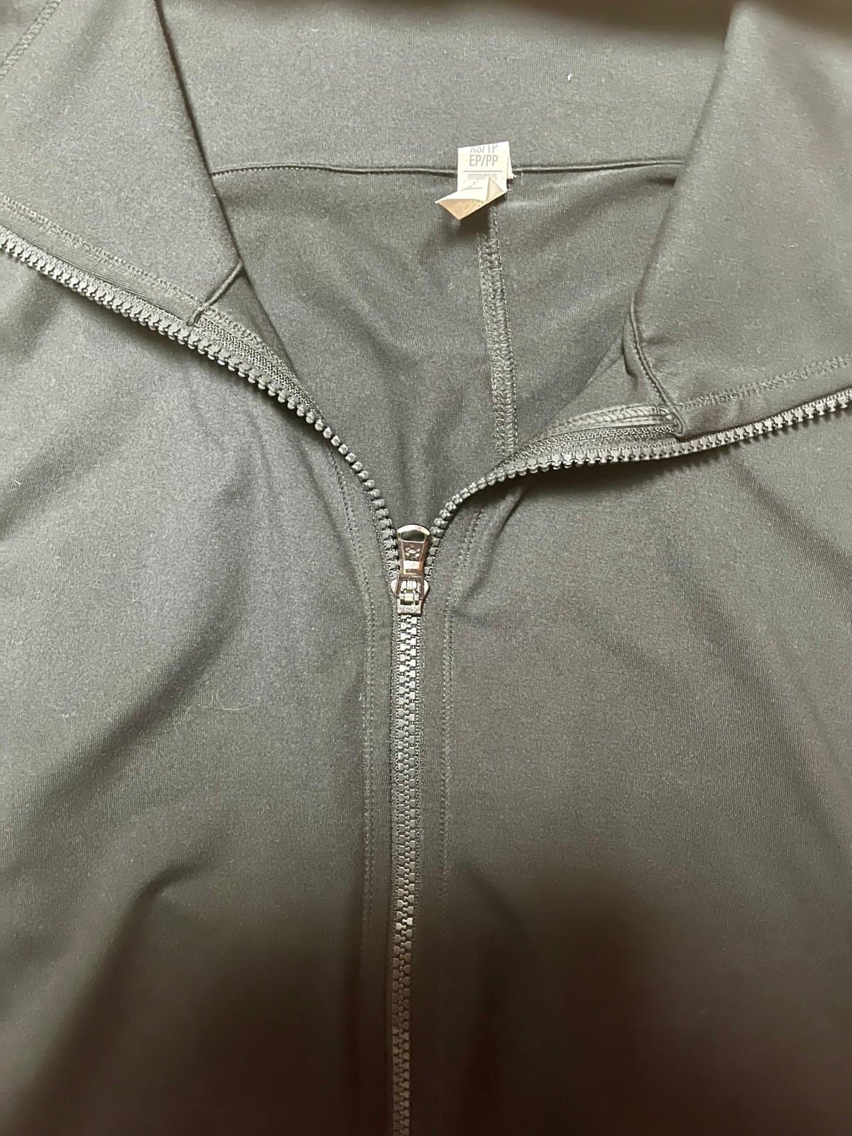 Under Armour Jacket size SM - Thumbnail 3