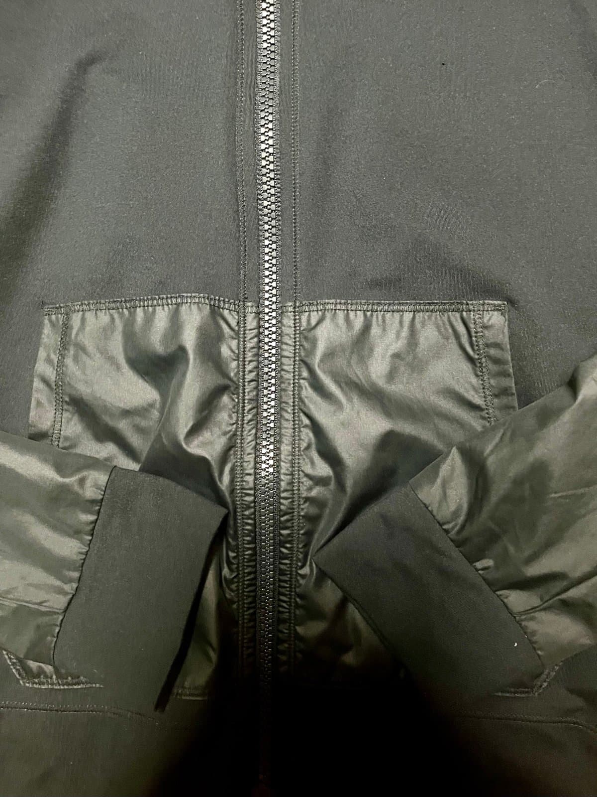 Under Armour Jacket size SM - Thumbnail 2