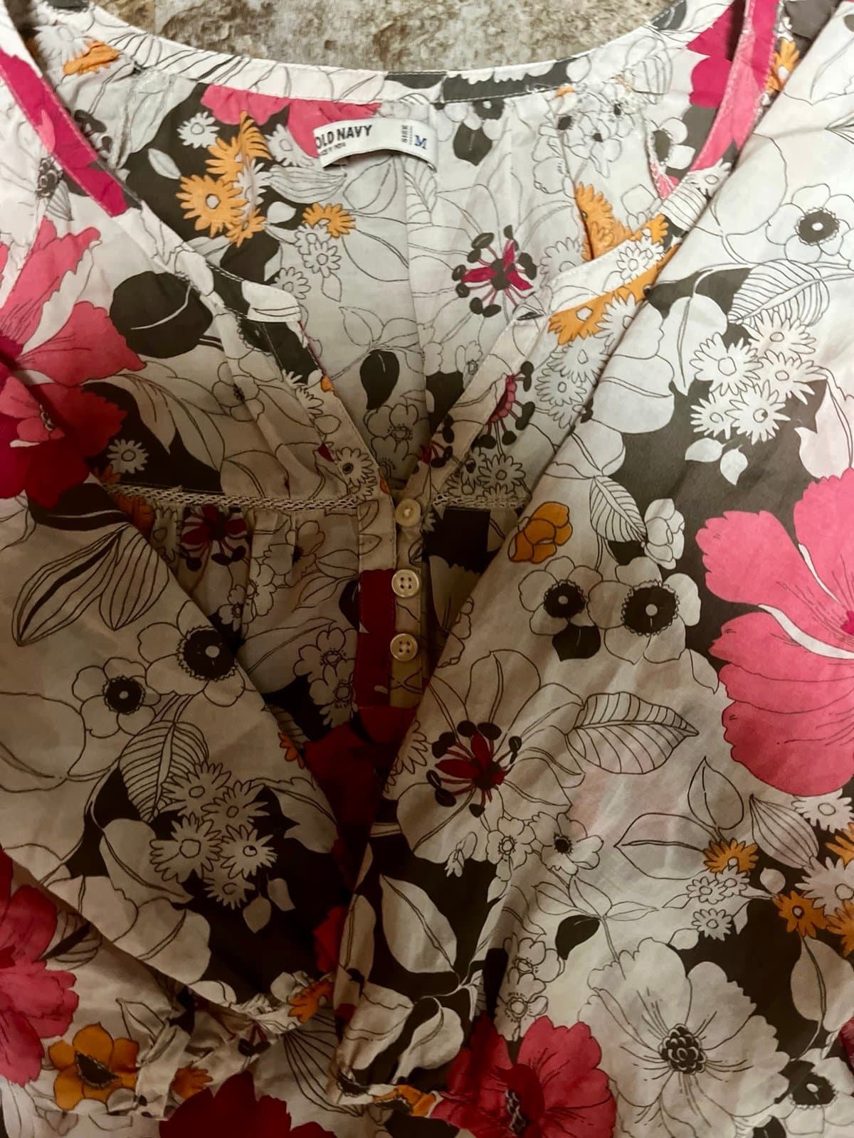 Old Navy Blouse size M. - Thumbnail 4