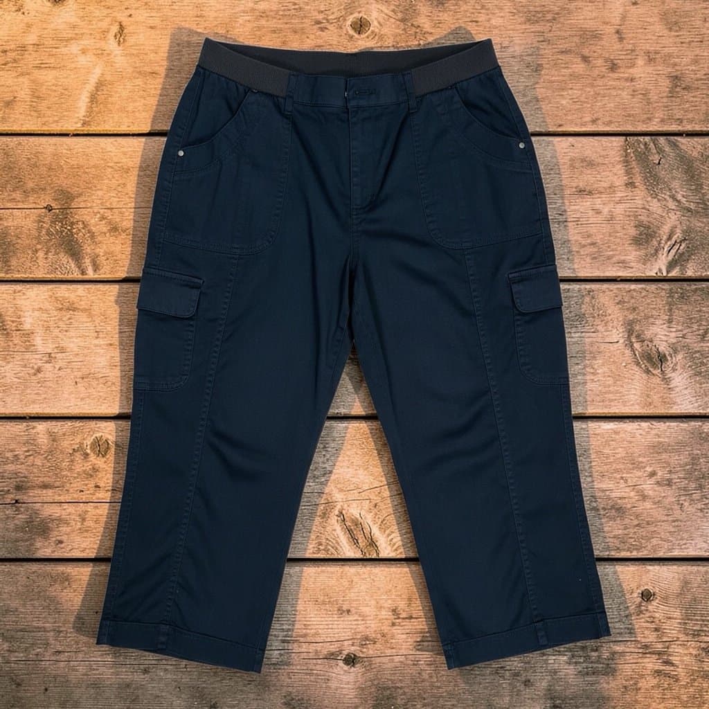 Croft & Borrow Black Cargo Capris, 12 - Image 1