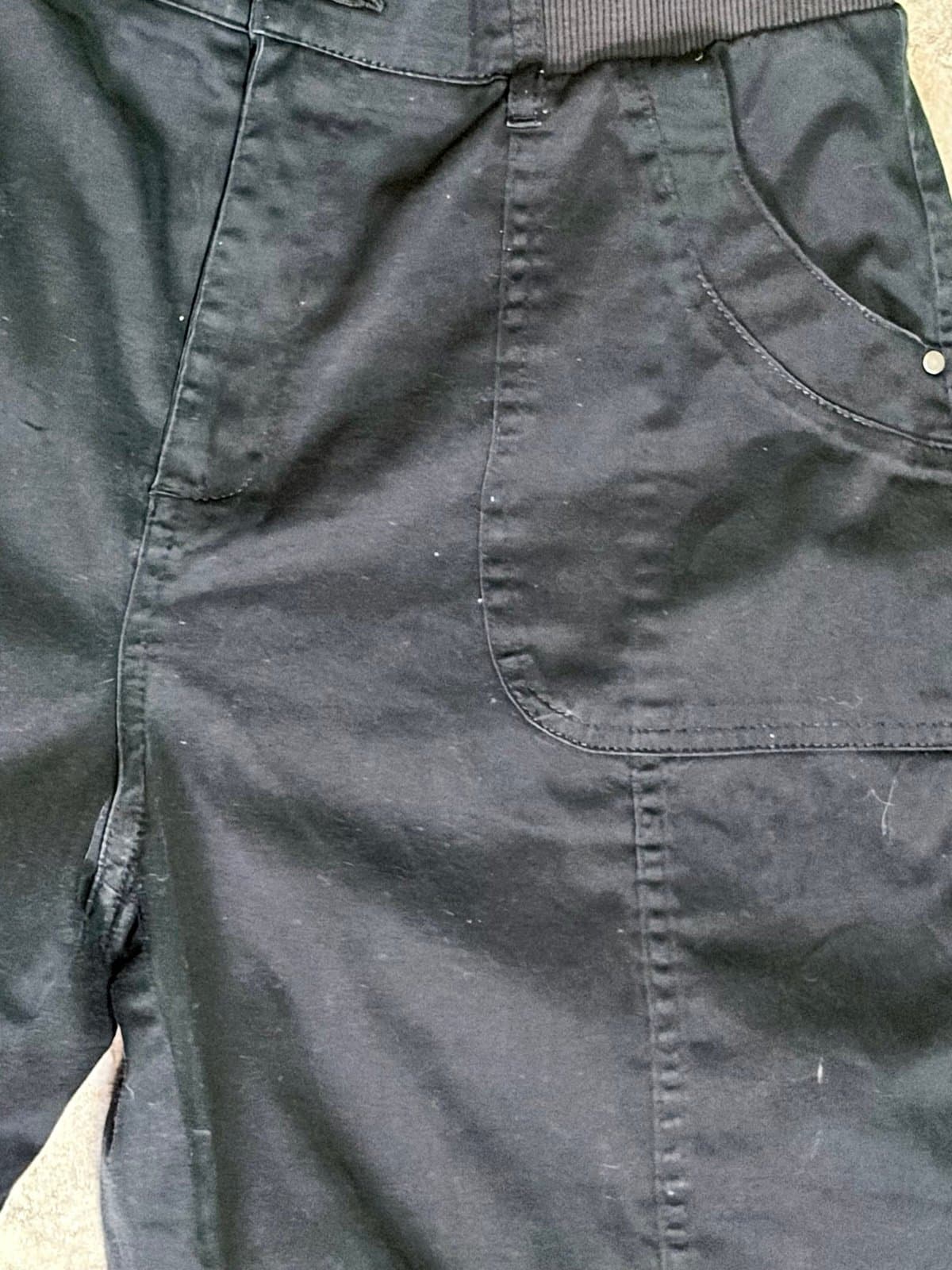 Croft & Borrow Black Cargo Capris, 12 - Thumbnail 3