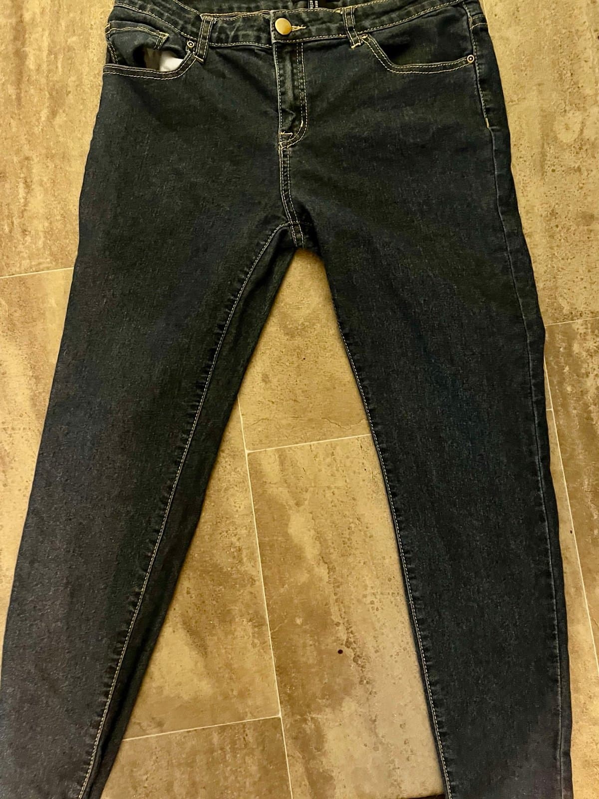 Forever 21 Dark Wash Jeans, size 30 - Image 1