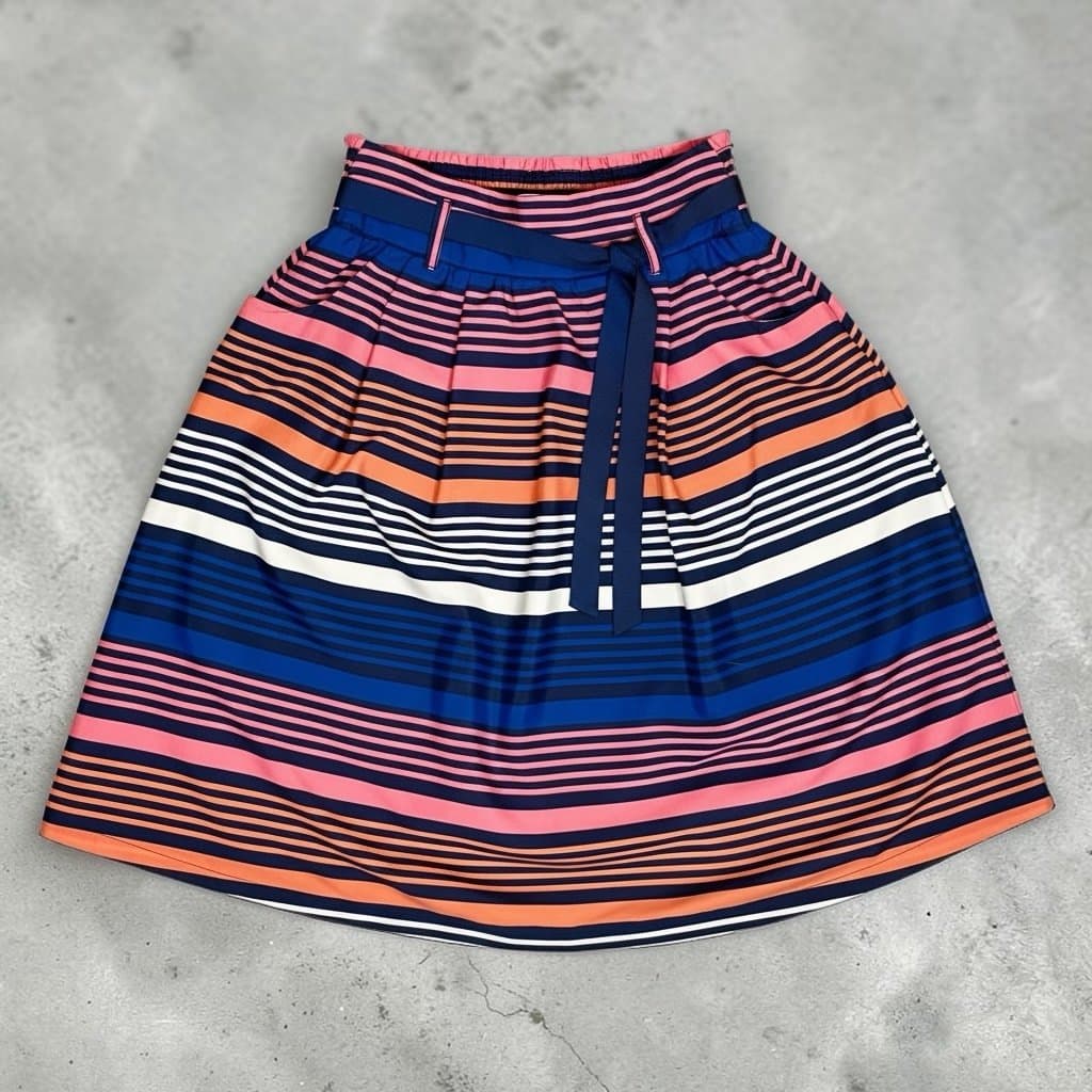 Women’s Old Navy Skirt size SM - Thumbnail 2