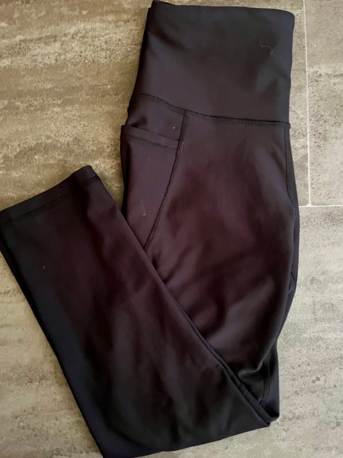 Old Navy Athletic leggings, Black and Old Navy Active Crop Top light green. - Image 1