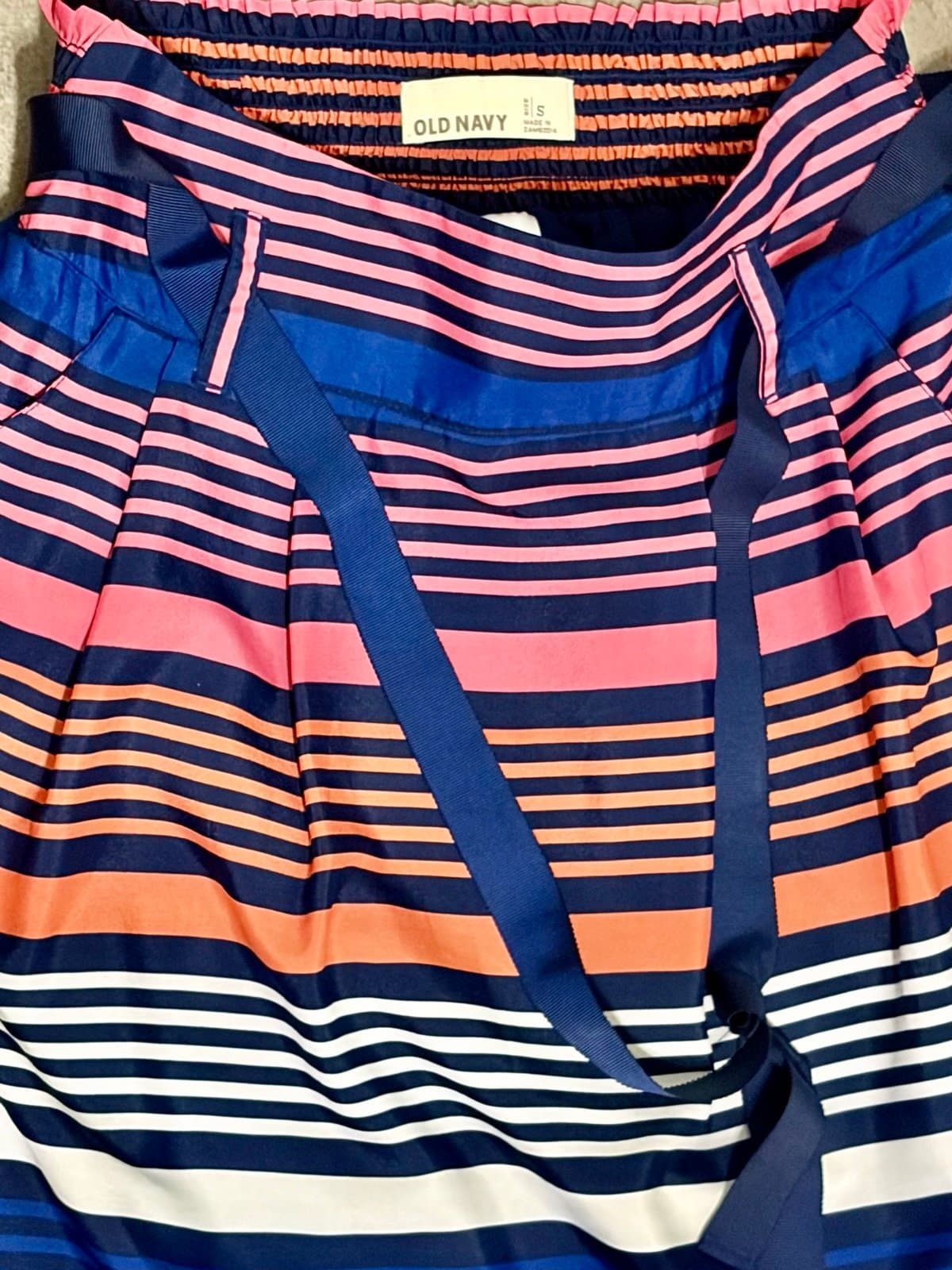 Women’s Old Navy Skirt size SM - Thumbnail 4