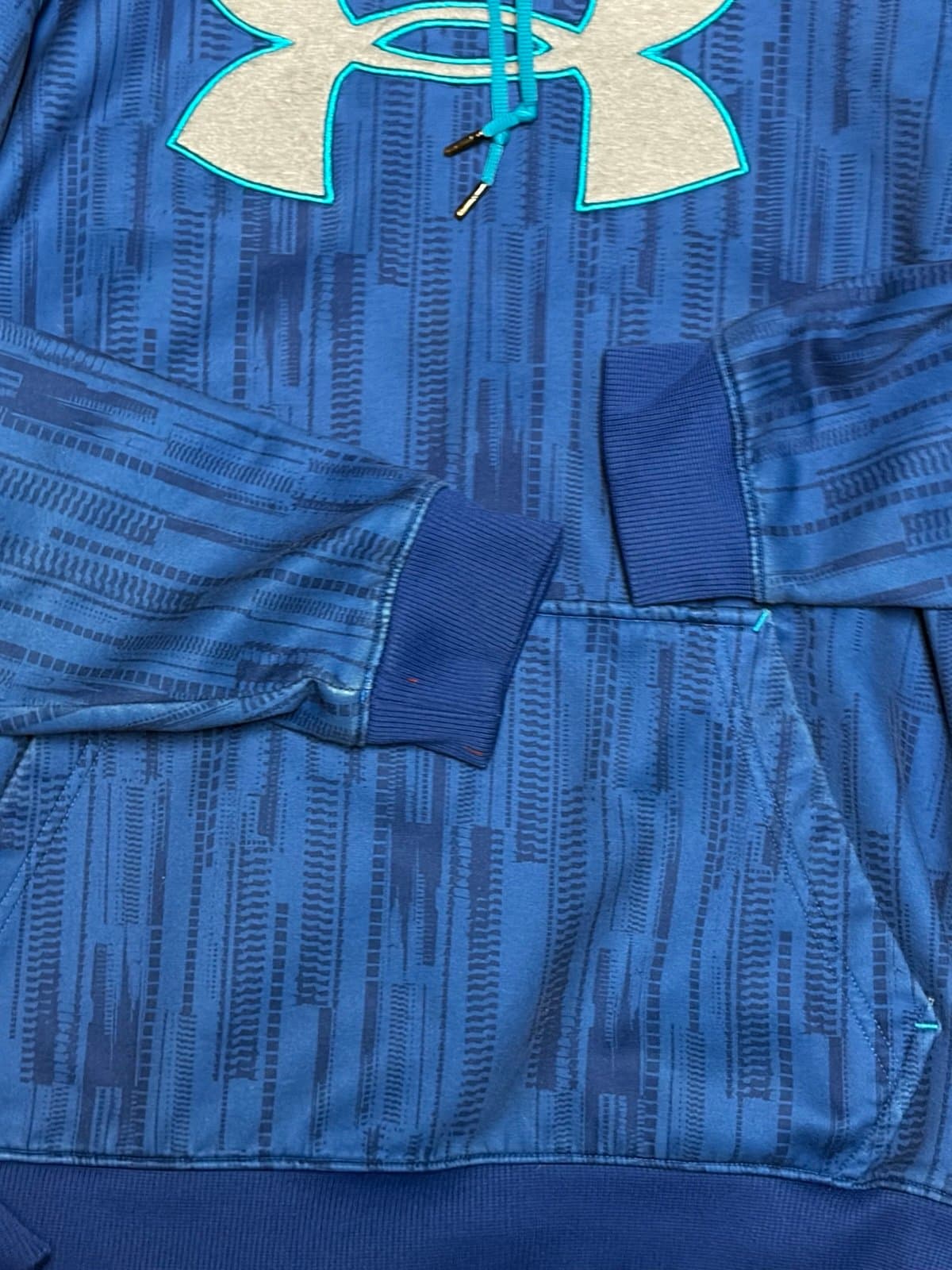 Under Armour Hoodie Men’s SM - Thumbnail 3