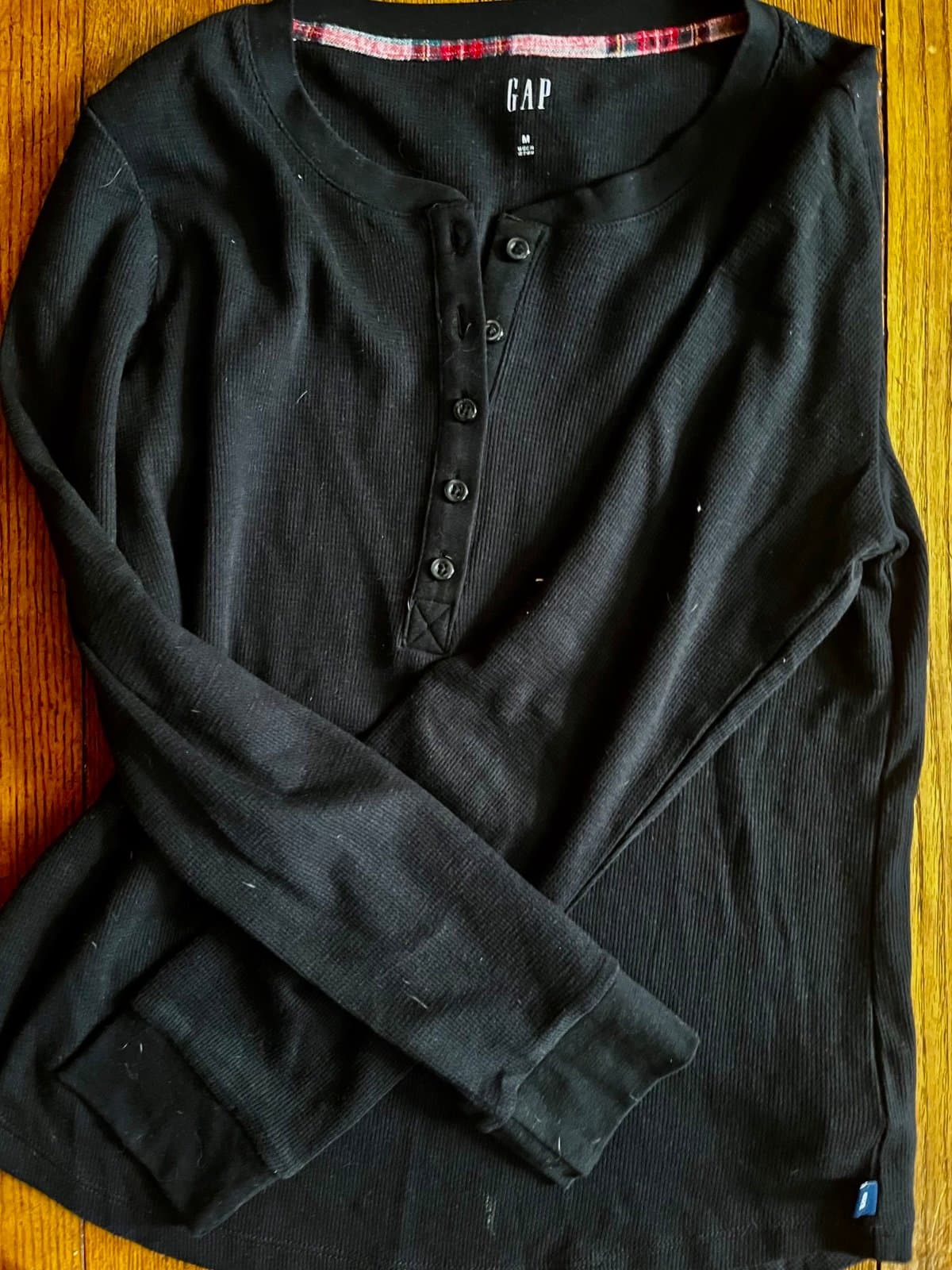 Gap shirt, size M. - Image 1