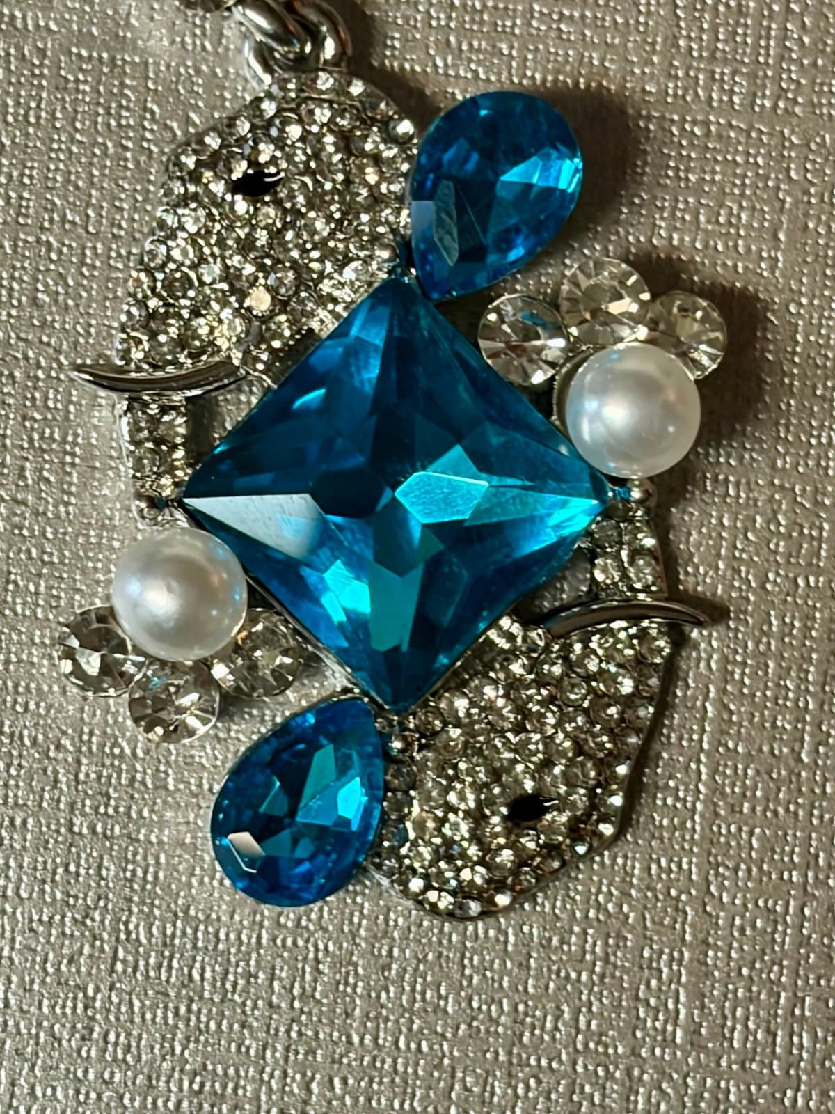 Blue Glass Elephant Necklace - Thumbnail 3