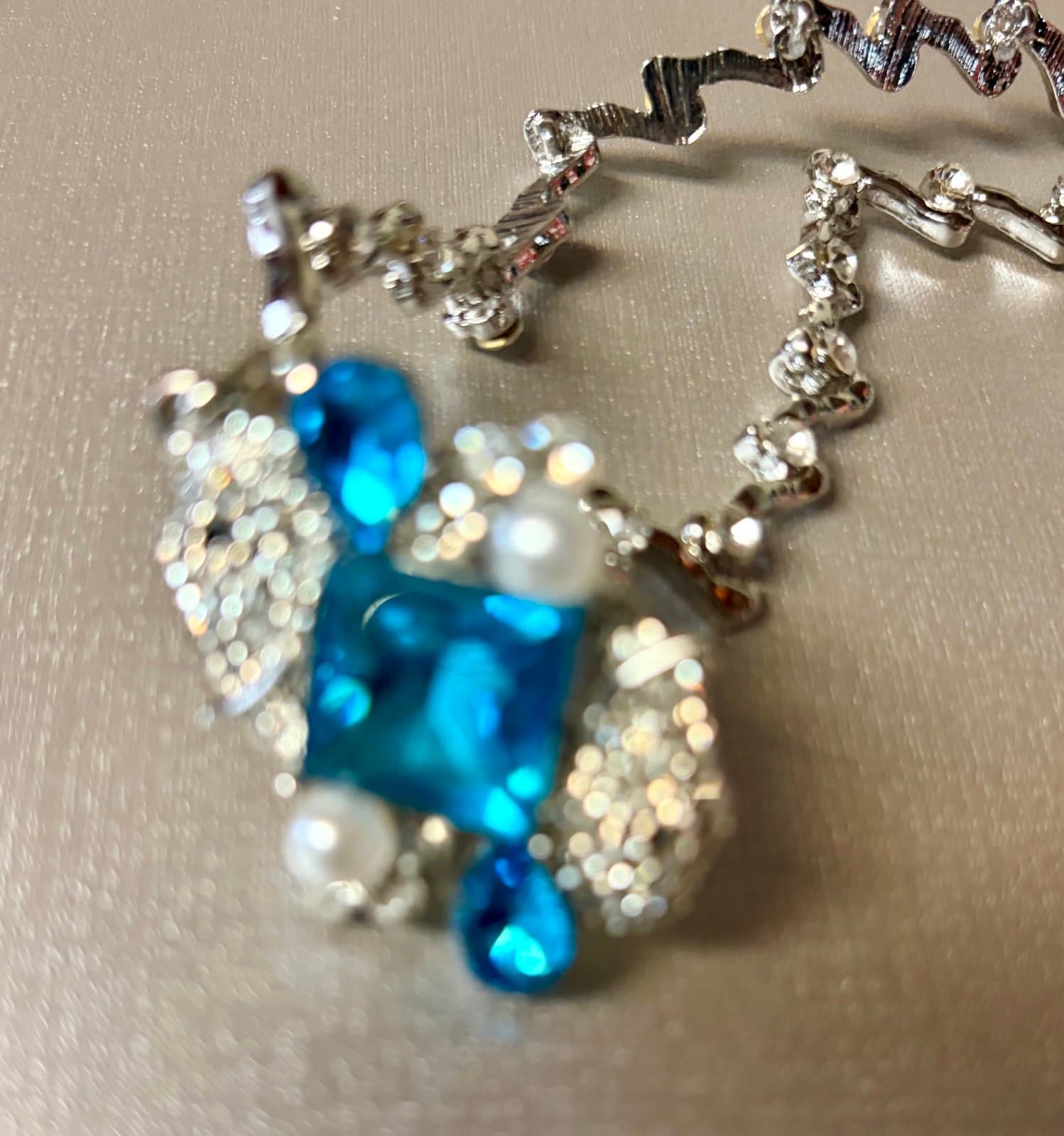 Blue Glass Elephant Necklace - Thumbnail 4