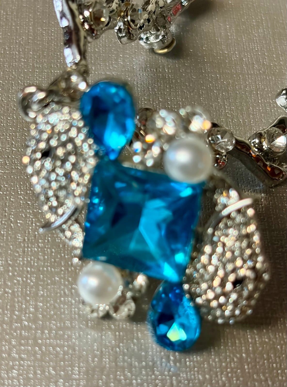 Blue Glass Elephant Necklace - Thumbnail 5
