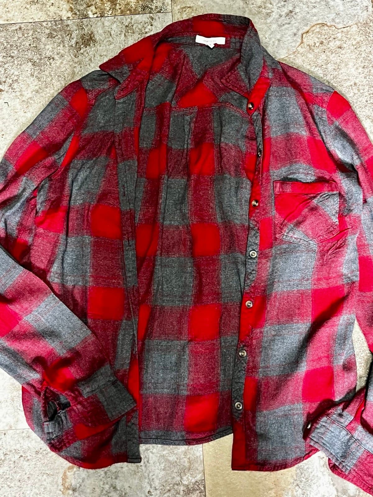 Maurice’s Plaid Button up SM - Image 1