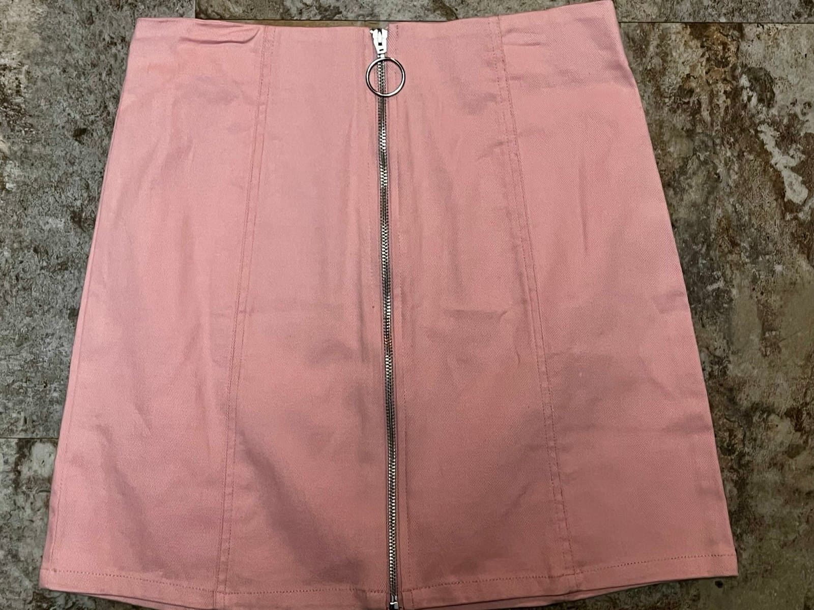 NWT, Alya Skirt, size M - Image 1