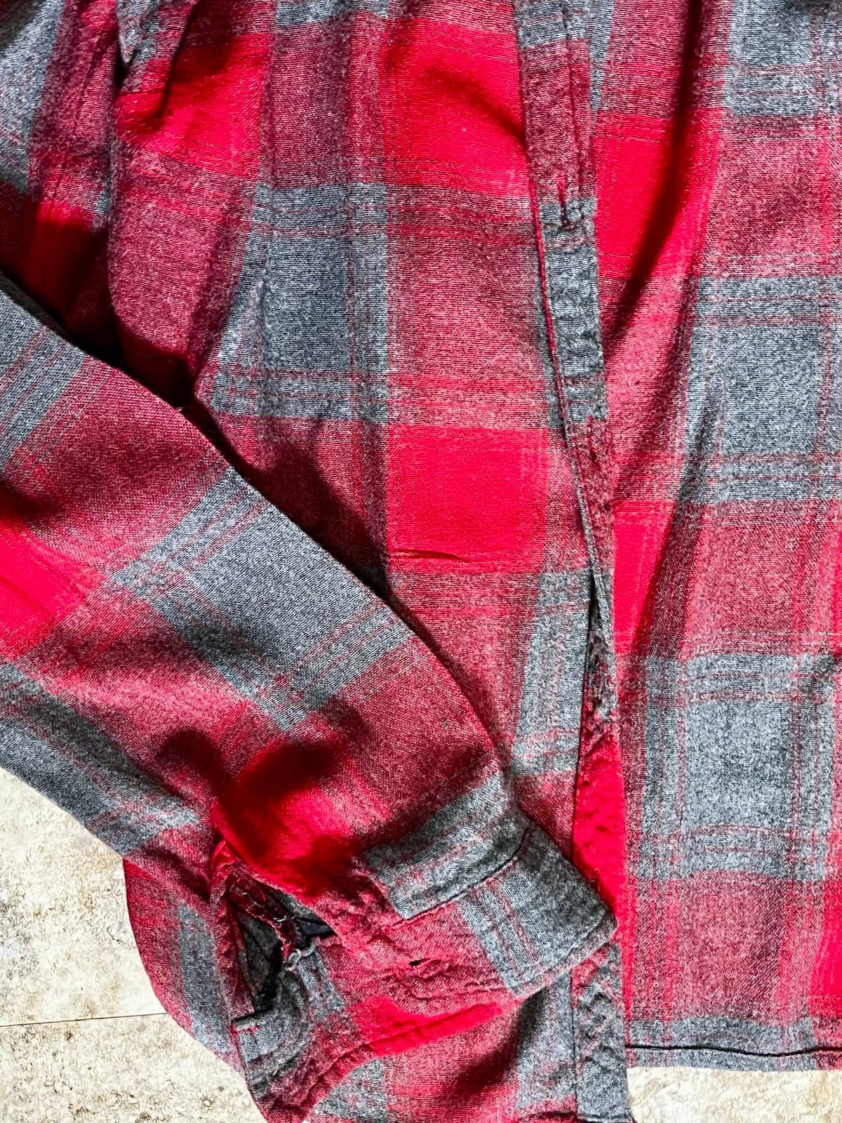 Maurice’s Plaid Button up SM - Thumbnail 4