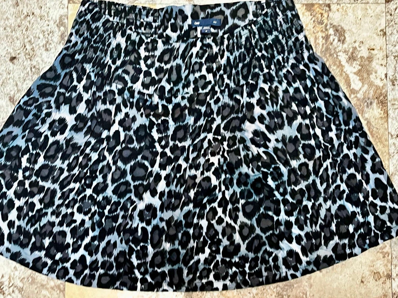 Gap Skirt, size M - Image 1