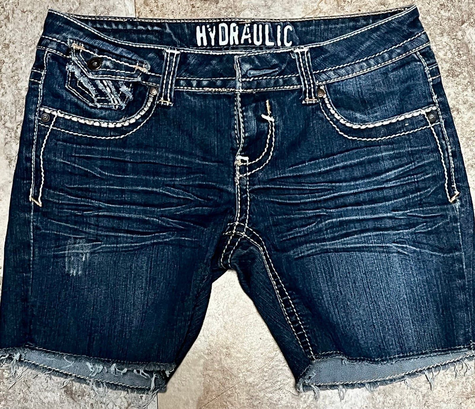 Women’s Hydraulic Shorts 7/8 - Image 1